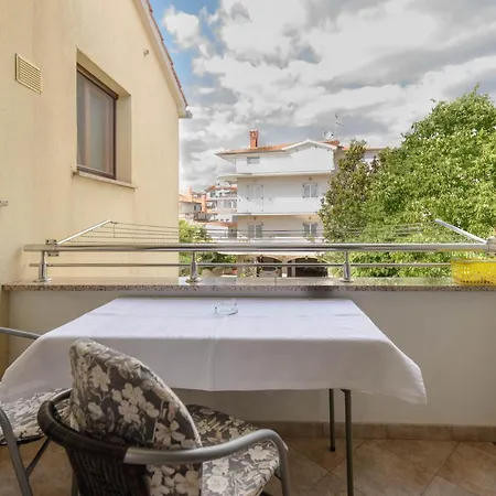 With Parking Space - 25502 Apartman Rovinj